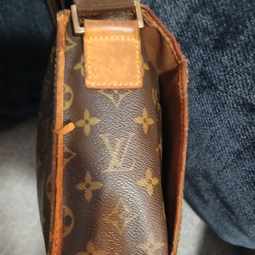 Louis Vuitton Brown Monogram Canvas Crossbody Bag - Picture 4 of 16